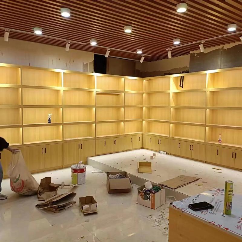 眼鏡烤漆展柜價(jià)格一般是多少?有參考嗎?