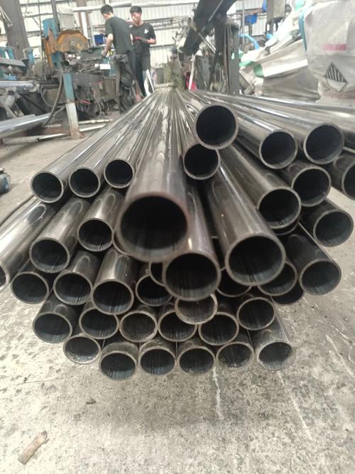 為什么越來越多人喜歡彩色不銹鋼花紋管?