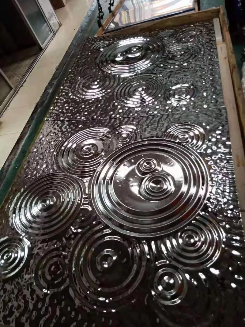 壓花不銹鋼板一噸多少錢